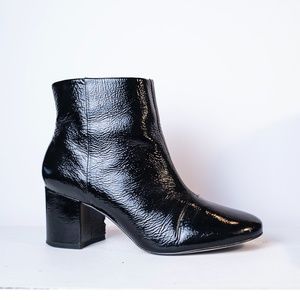 Saks Fifth Avenue Textured Patent Leather Black Block Heel Ankle Boot Size 7